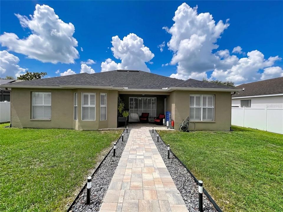 En Venta: $449,900 (3 camas, 2 baños, 2055 Pies cuadrados)