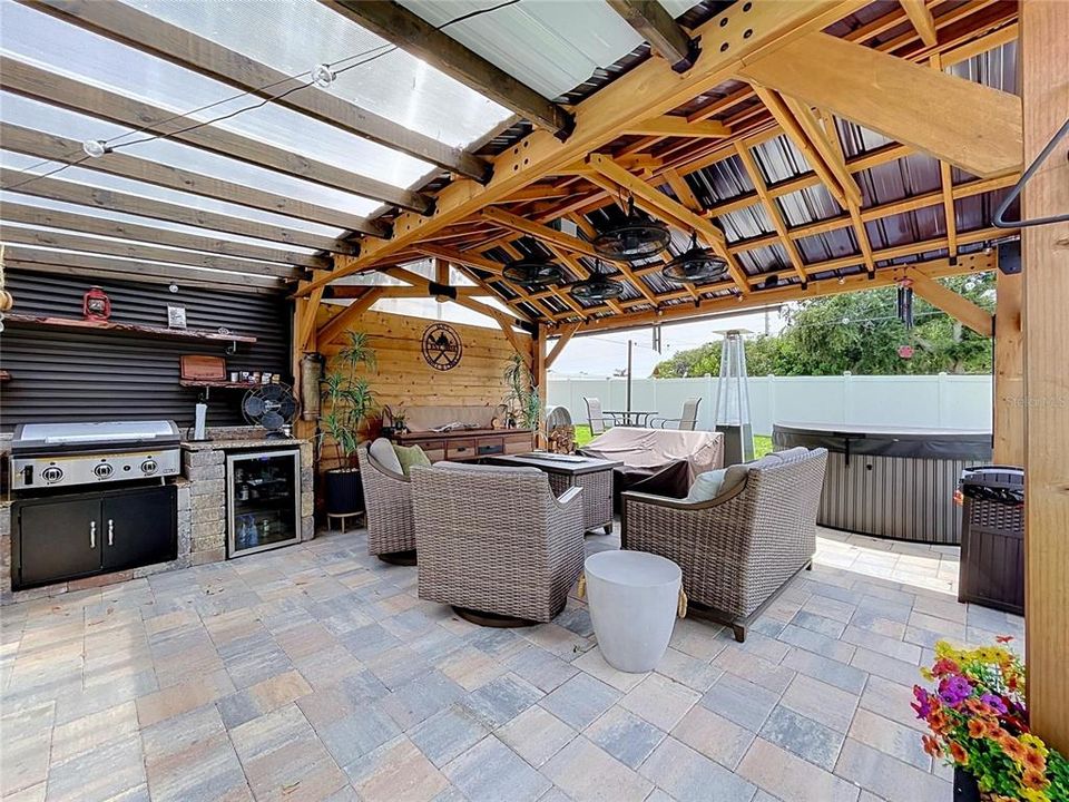 En Venta: $449,900 (3 camas, 2 baños, 2055 Pies cuadrados)