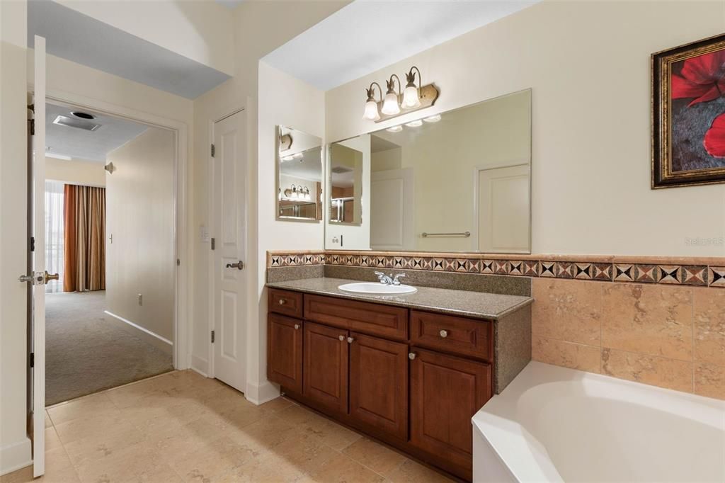 For Sale: $575,000 (3 beds, 3 baths, 1676 Square Feet)