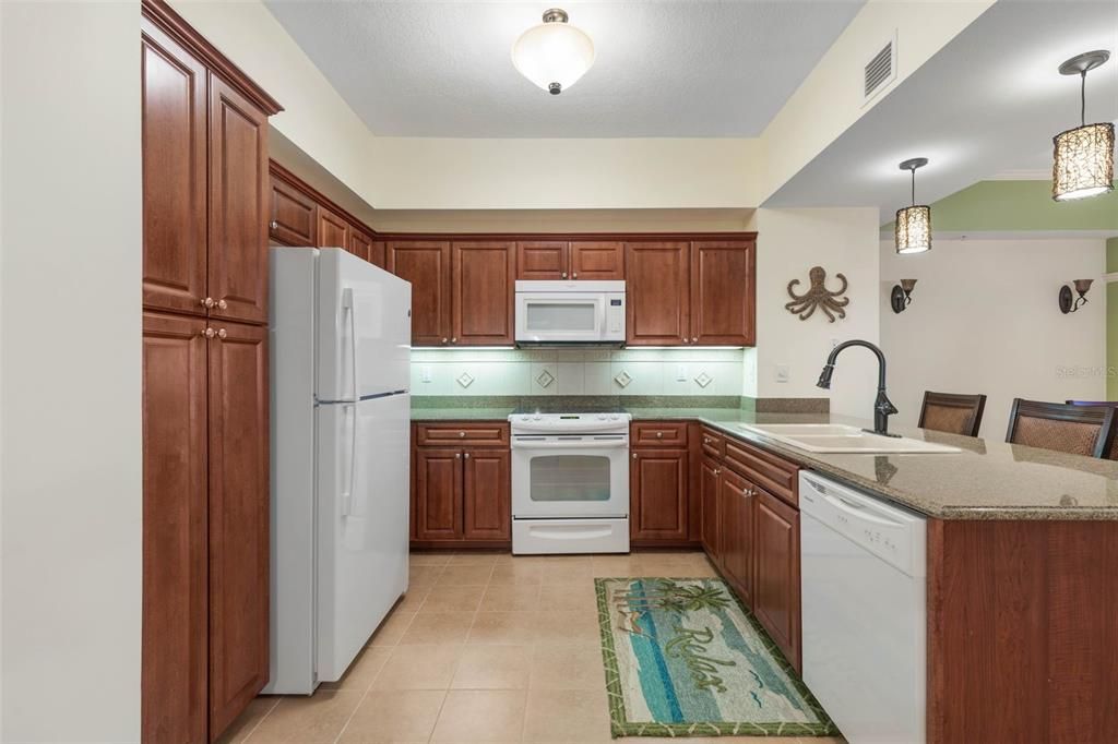 For Sale: $575,000 (3 beds, 3 baths, 1676 Square Feet)