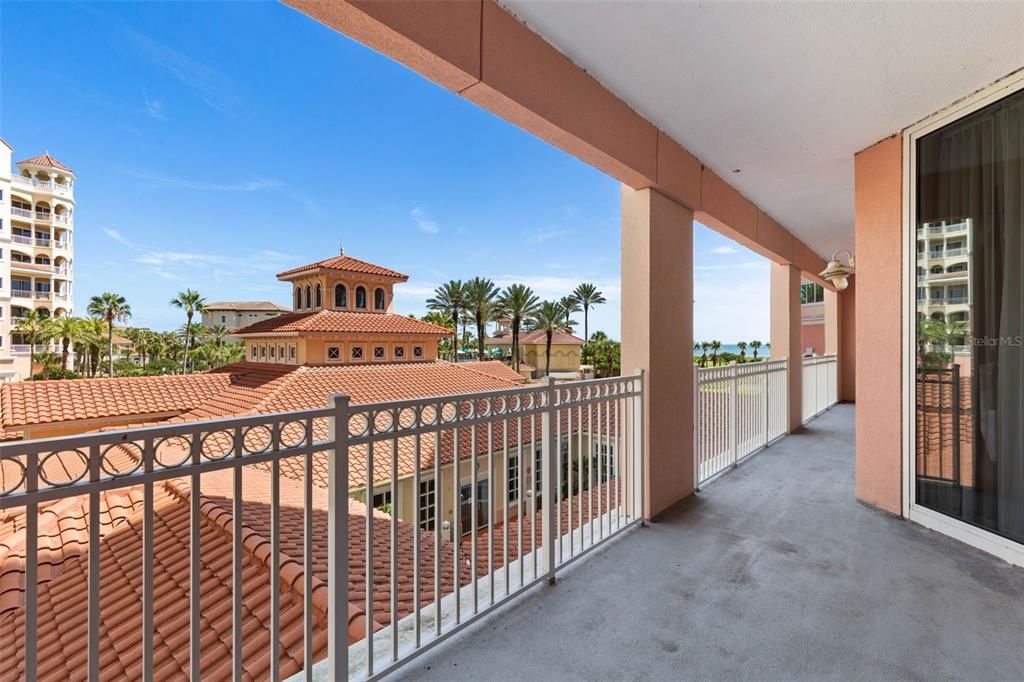 For Sale: $575,000 (3 beds, 3 baths, 1676 Square Feet)