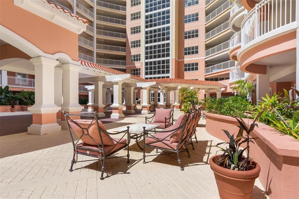 For Sale: $575,000 (3 beds, 3 baths, 1676 Square Feet)