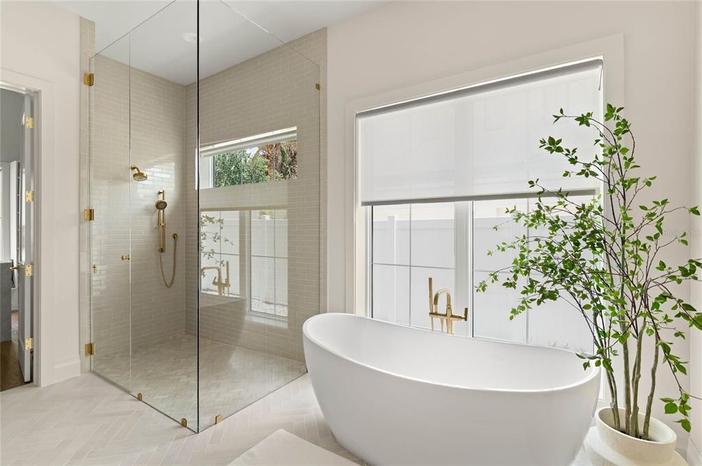 На продажу: $2,995,000 (5 спален, 4 ванн, 3689 Квадратных фут)