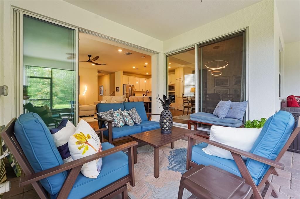 En Venta: $699,999 (4 camas, 3 baños, 3110 Pies cuadrados)