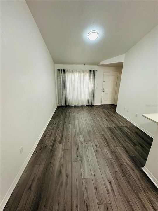 В аренду: $1,350 (1 спален, 1 ванн, 499 Квадратных фут)