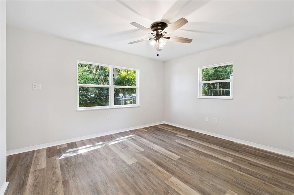 Activo con contrato: $339,000 (3 camas, 2 baños, 1568 Pies cuadrados)