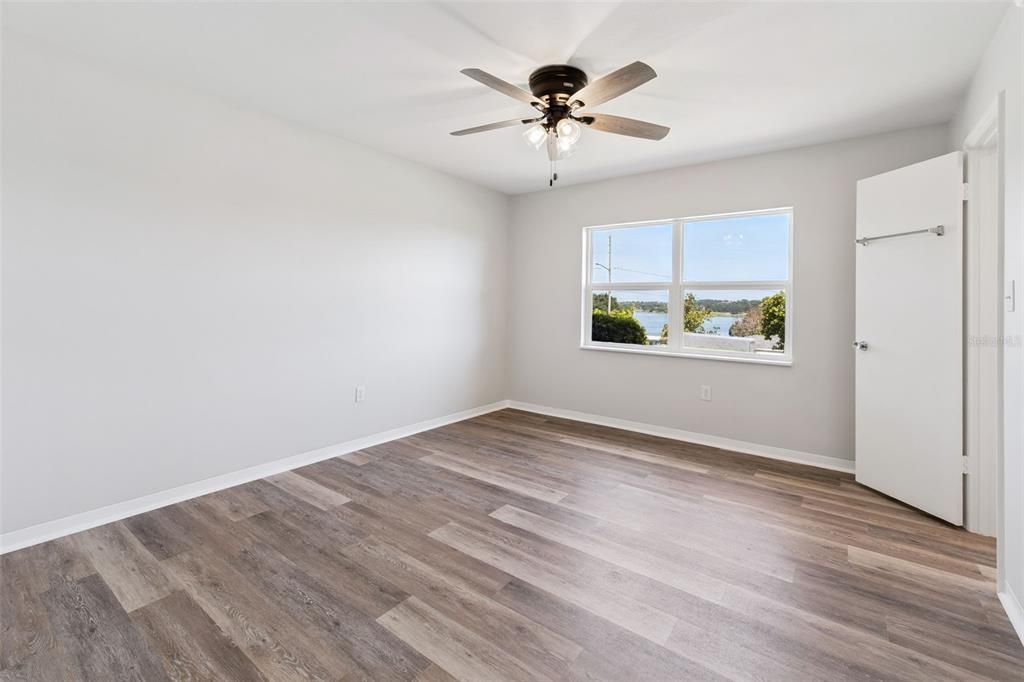 Activo con contrato: $339,000 (3 camas, 2 baños, 1568 Pies cuadrados)