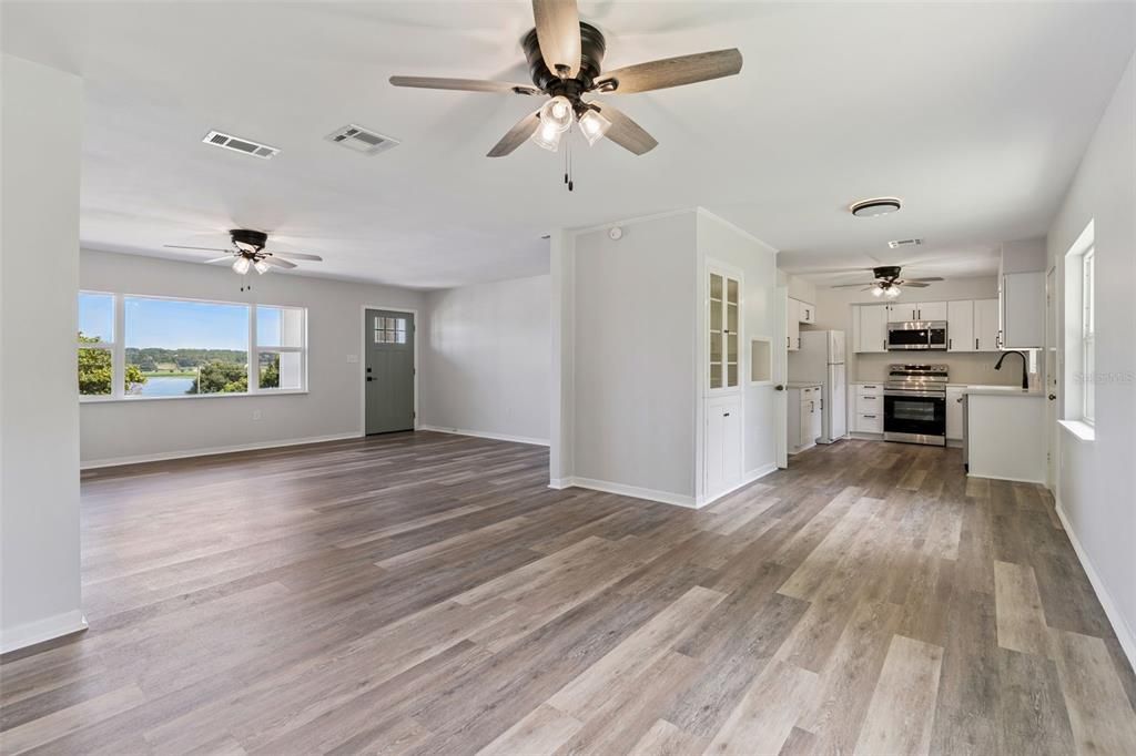 Activo con contrato: $339,000 (3 camas, 2 baños, 1568 Pies cuadrados)