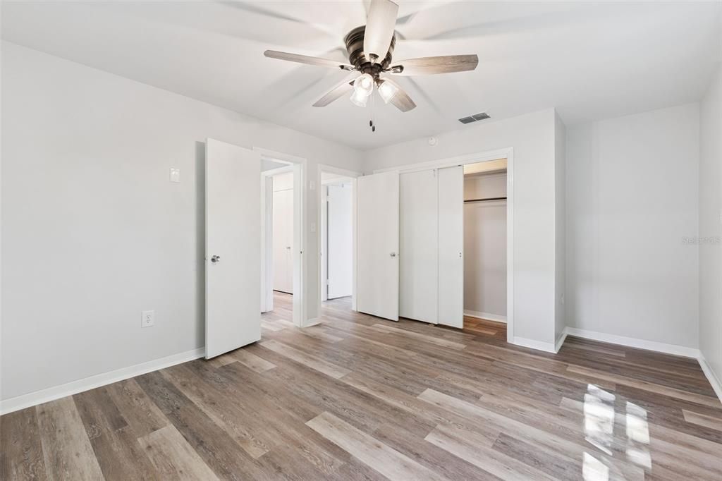 Activo con contrato: $339,000 (3 camas, 2 baños, 1568 Pies cuadrados)
