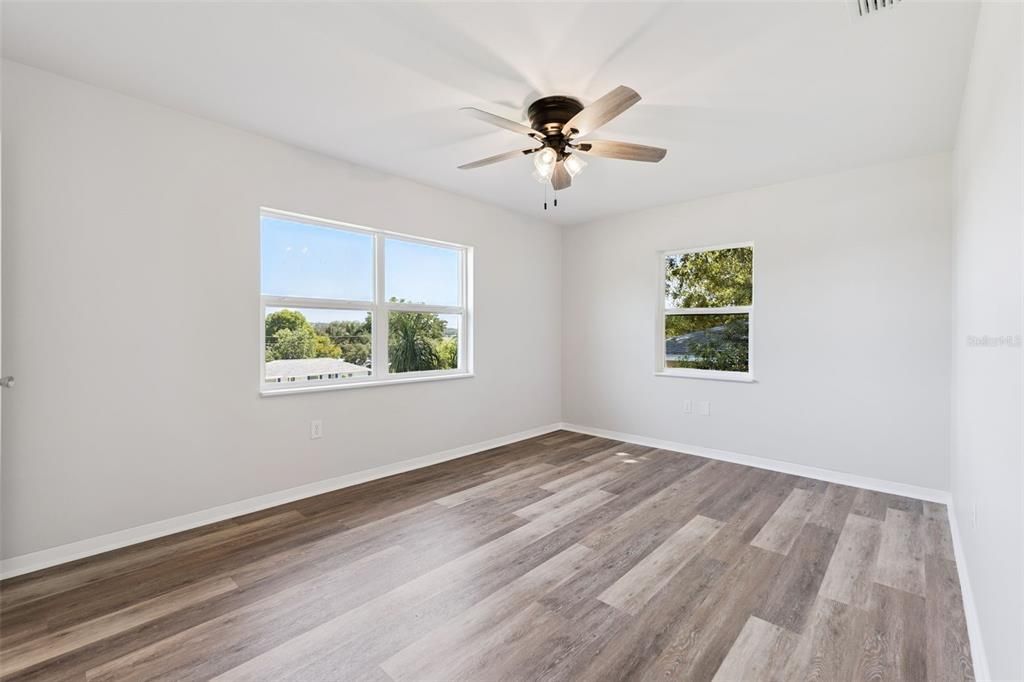 Activo con contrato: $339,000 (3 camas, 2 baños, 1568 Pies cuadrados)