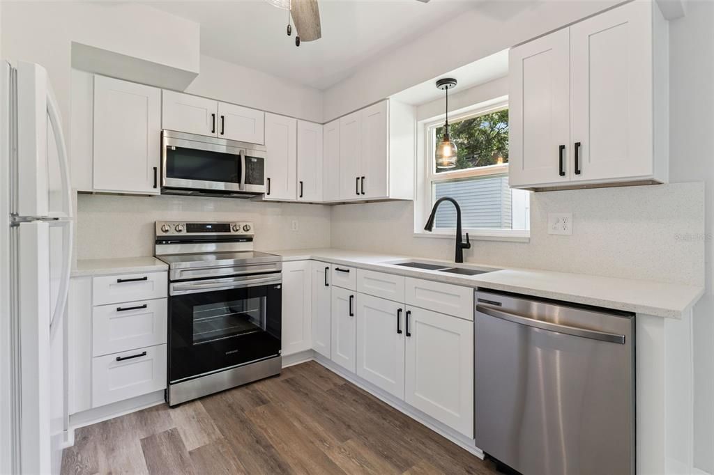 Activo con contrato: $339,000 (3 camas, 2 baños, 1568 Pies cuadrados)