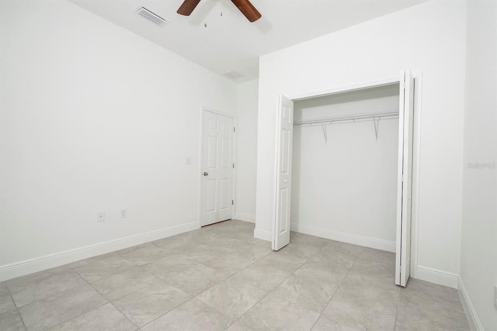 Activo con contrato: $284,899 (4 camas, 2 baños, 1696 Pies cuadrados)