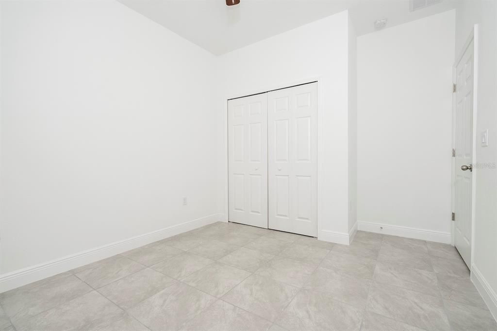 Activo con contrato: $284,899 (4 camas, 2 baños, 1696 Pies cuadrados)