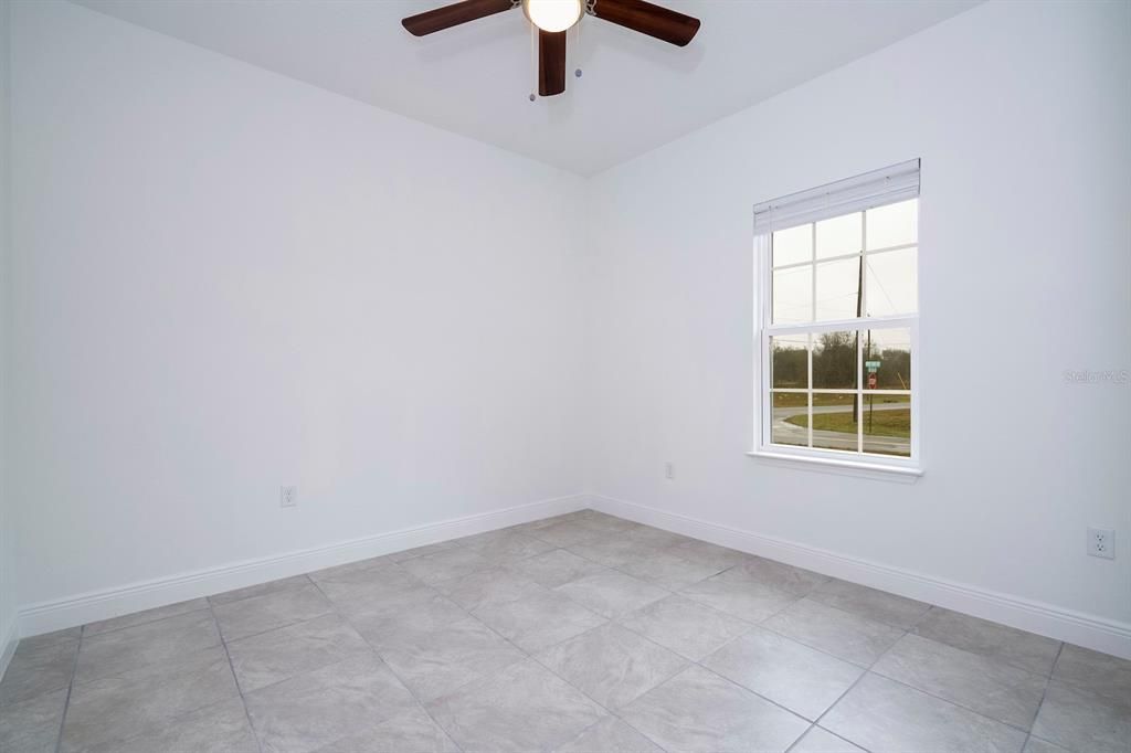 Activo con contrato: $284,899 (4 camas, 2 baños, 1696 Pies cuadrados)