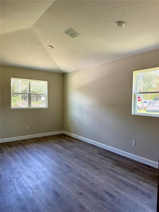 En Venta: $344,900 (4 camas, 2 baños, 1386 Pies cuadrados)