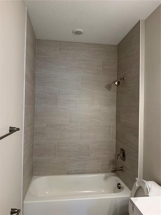 En Venta: $344,900 (4 camas, 2 baños, 1386 Pies cuadrados)
