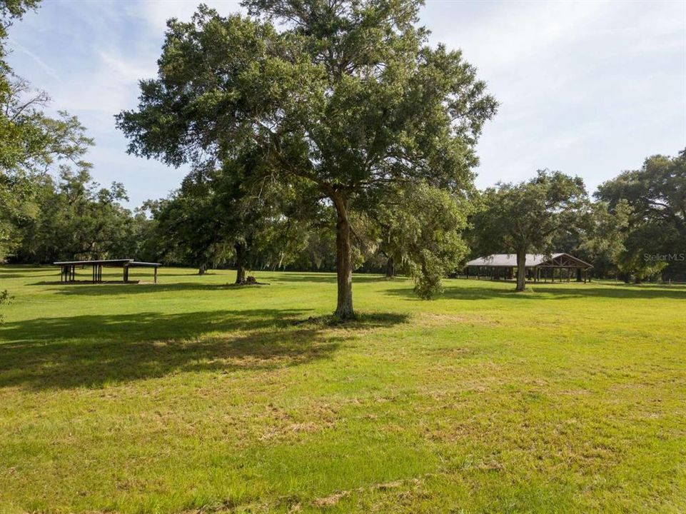 待售: $350,000 (9.48 acres)
