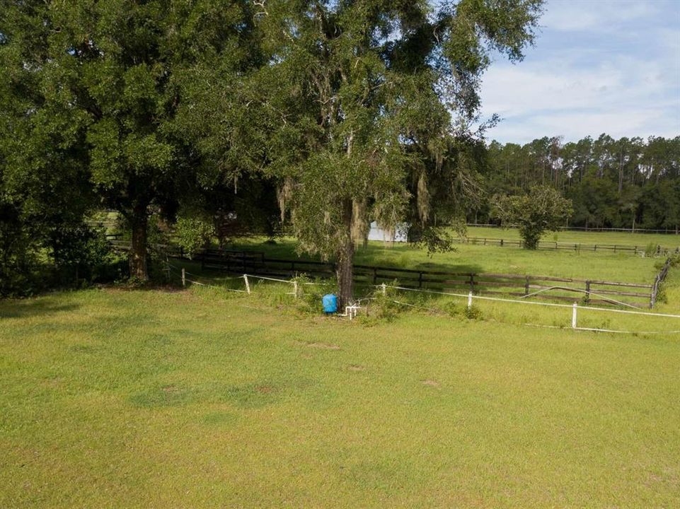 待售: $350,000 (9.48 acres)