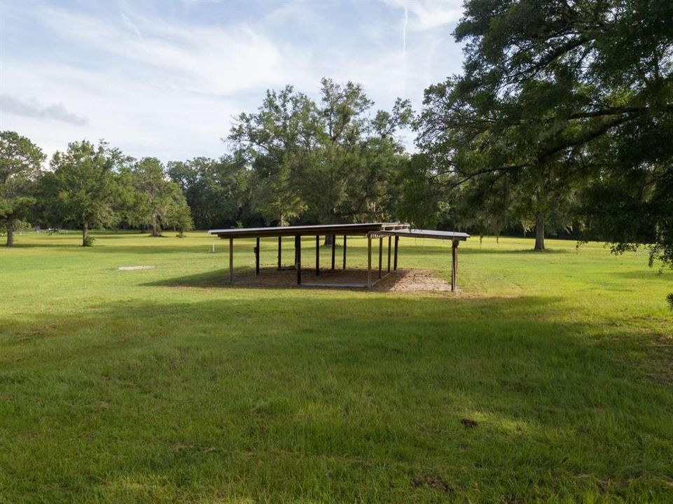 待售: $350,000 (9.48 acres)