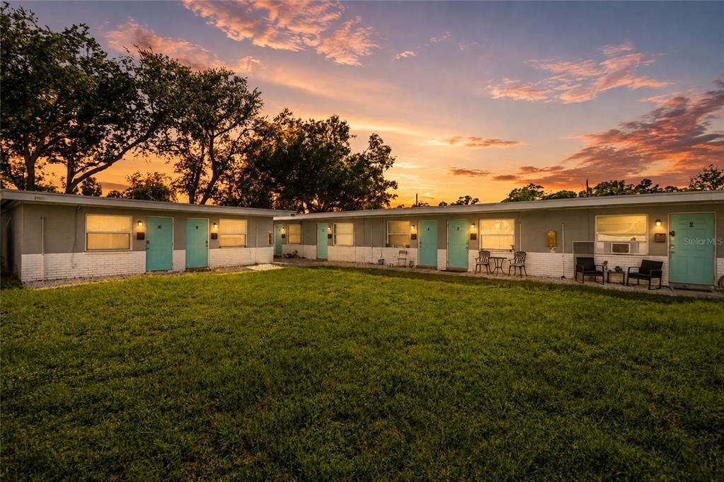 For Rent: $1,700 (3 beds, 1 baths, 5653 Square Feet)