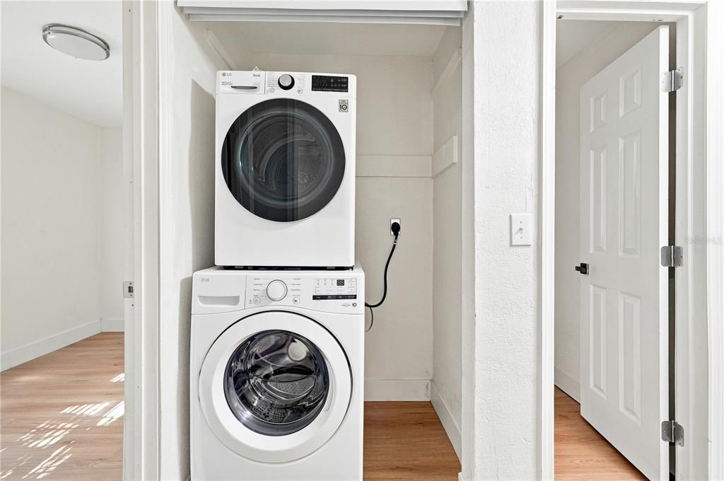 For Rent: $1,700 (3 beds, 1 baths, 5653 Square Feet)
