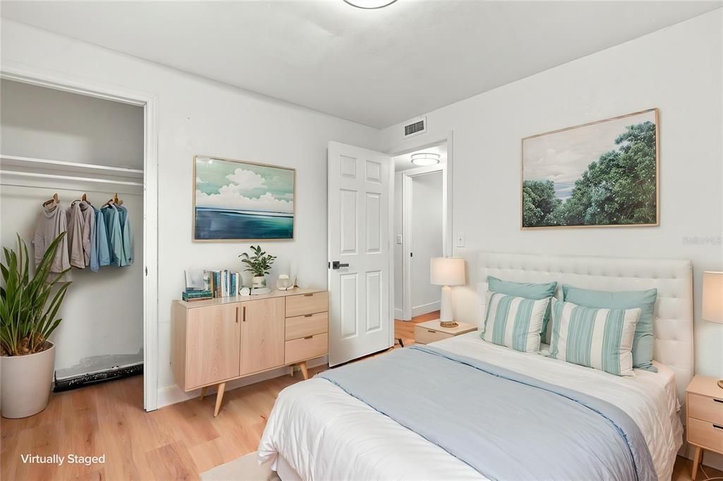 For Rent: $1,700 (3 beds, 1 baths, 5653 Square Feet)