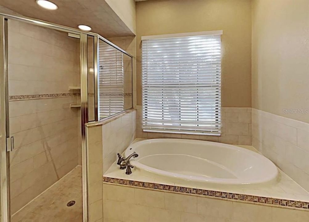 В аренду: $2,000 (4 спален, 3 ванн, 1757 Квадратных фут)
