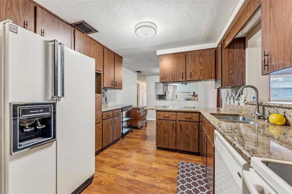 En Venta: $329,999 (3 camas, 2 baños, 1640 Pies cuadrados)