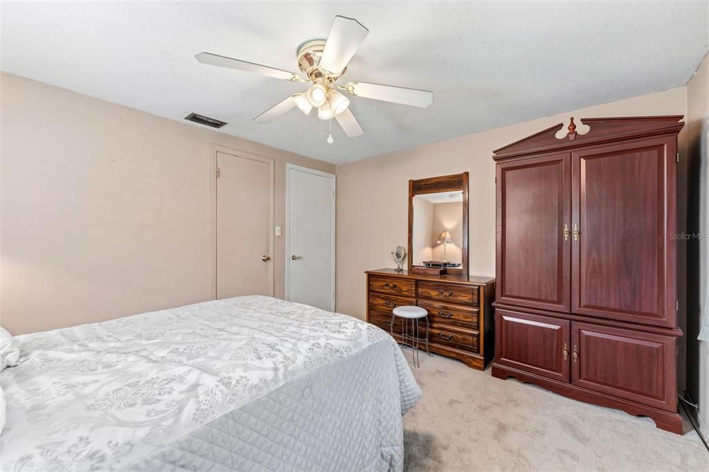 En Venta: $329,999 (3 camas, 2 baños, 1640 Pies cuadrados)