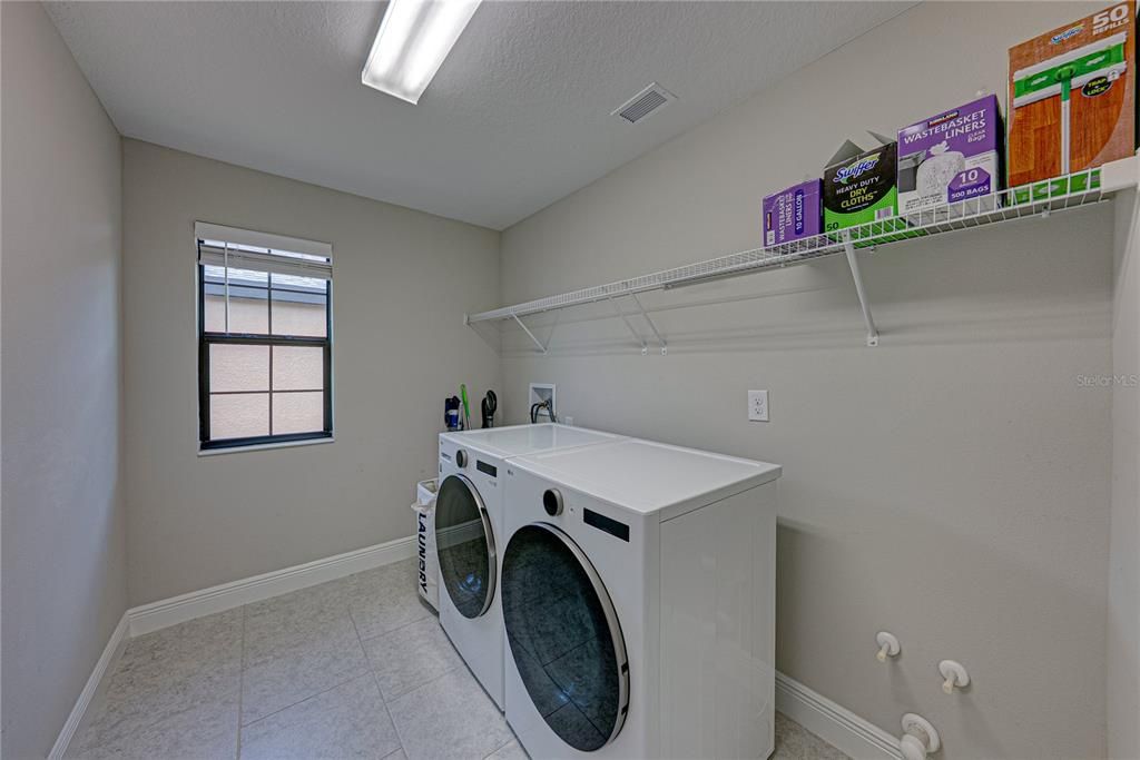 En Renta: $3,950 (5 camas, 3 baños, 3419 Pies cuadrados)