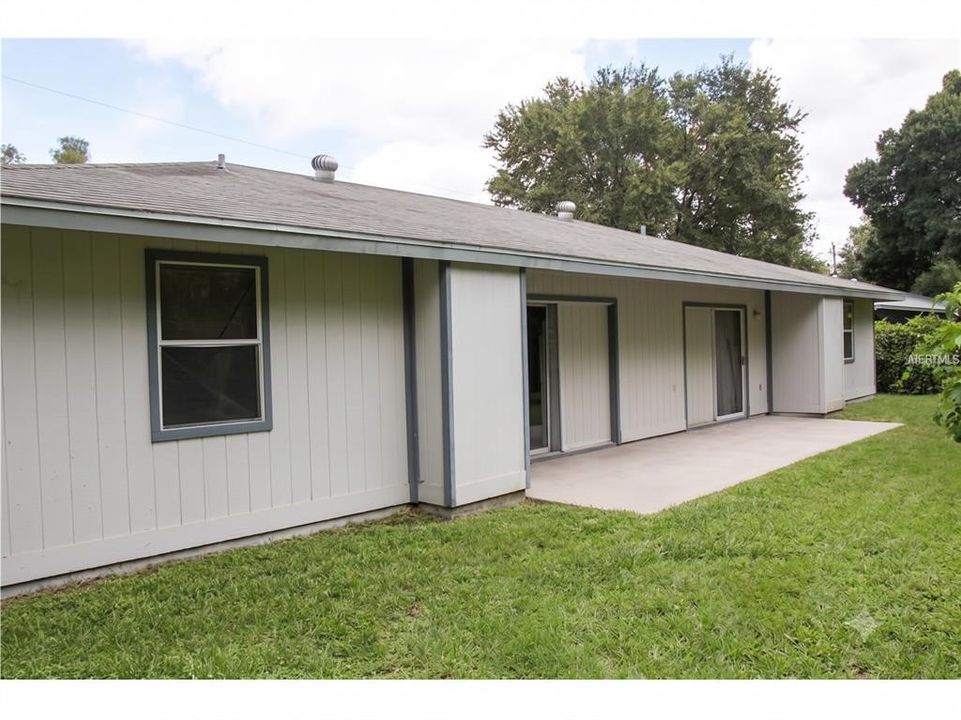 For Sale: $379,999 (6 beds, 4 baths, 2201 Square Feet)