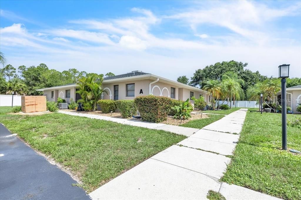 For Sale: $135,000 (2 beds, 2 baths, 937 Square Feet)