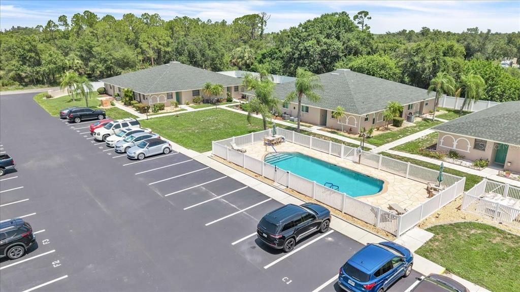 For Sale: $135,000 (2 beds, 2 baths, 937 Square Feet)