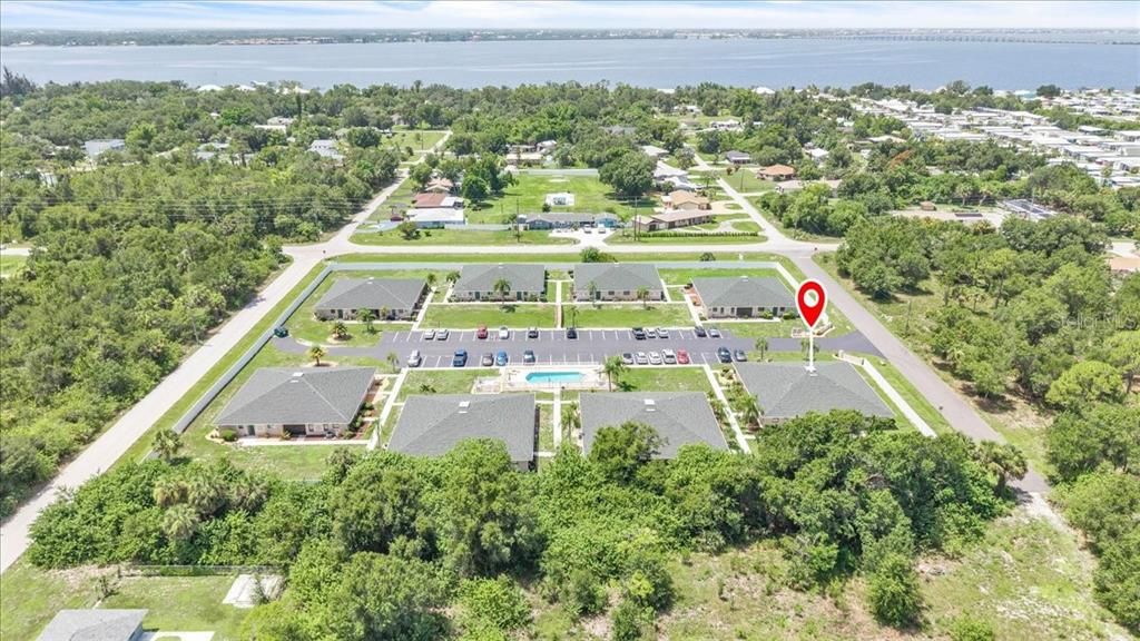 For Sale: $135,000 (2 beds, 2 baths, 937 Square Feet)