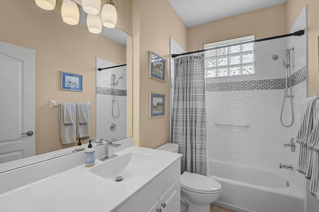 For Sale: $290,000 (3 beds, 2 baths, 1521 Square Feet)