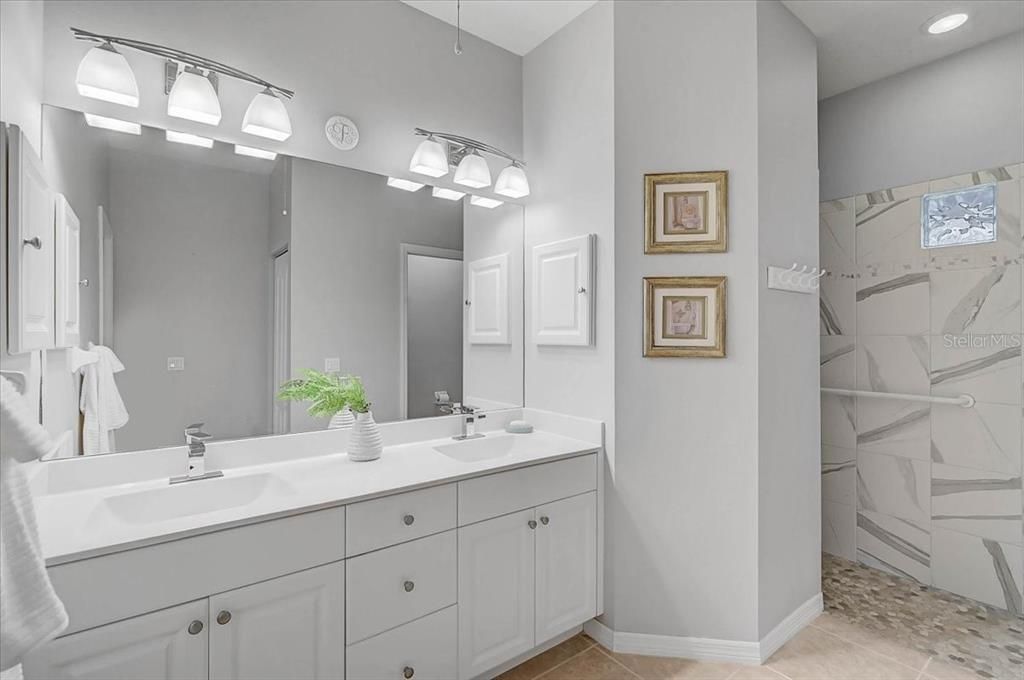 For Sale: $290,000 (3 beds, 2 baths, 1521 Square Feet)