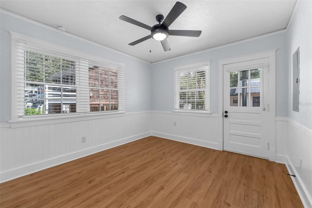 For Sale: $875,000 (4 beds, 3 baths, 2095 Square Feet)