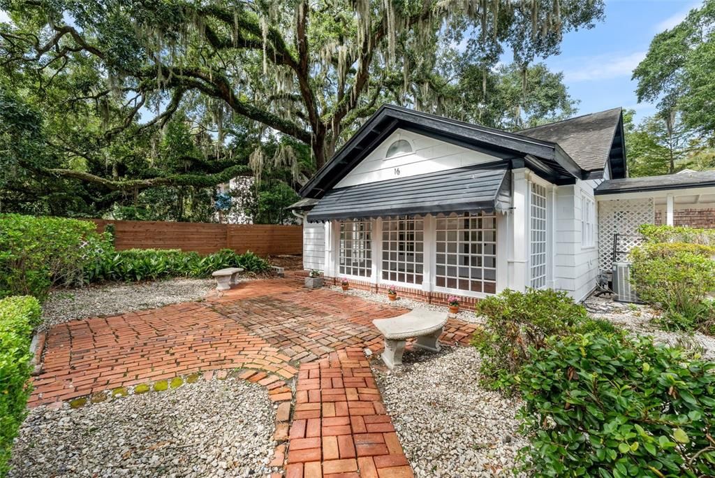 For Sale: $875,000 (4 beds, 3 baths, 2095 Square Feet)
