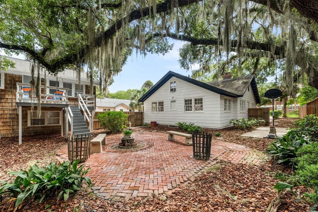 For Sale: $875,000 (4 beds, 3 baths, 2095 Square Feet)