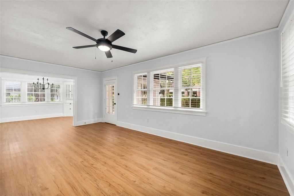 For Sale: $875,000 (4 beds, 3 baths, 2095 Square Feet)