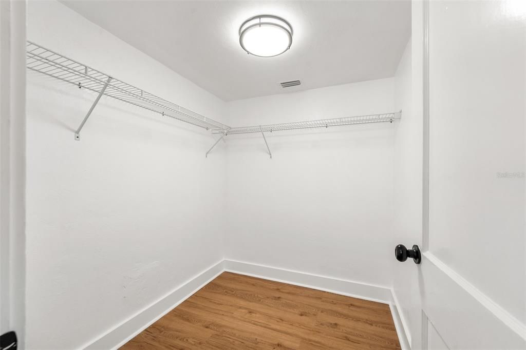 For Sale: $875,000 (4 beds, 3 baths, 2095 Square Feet)
