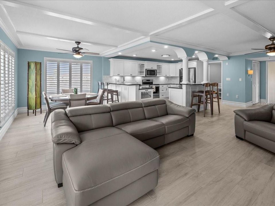 For Sale: $445,000 (2 beds, 2 baths, 1564 Square Feet)