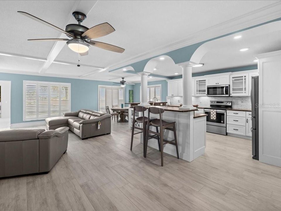 For Sale: $445,000 (2 beds, 2 baths, 1564 Square Feet)