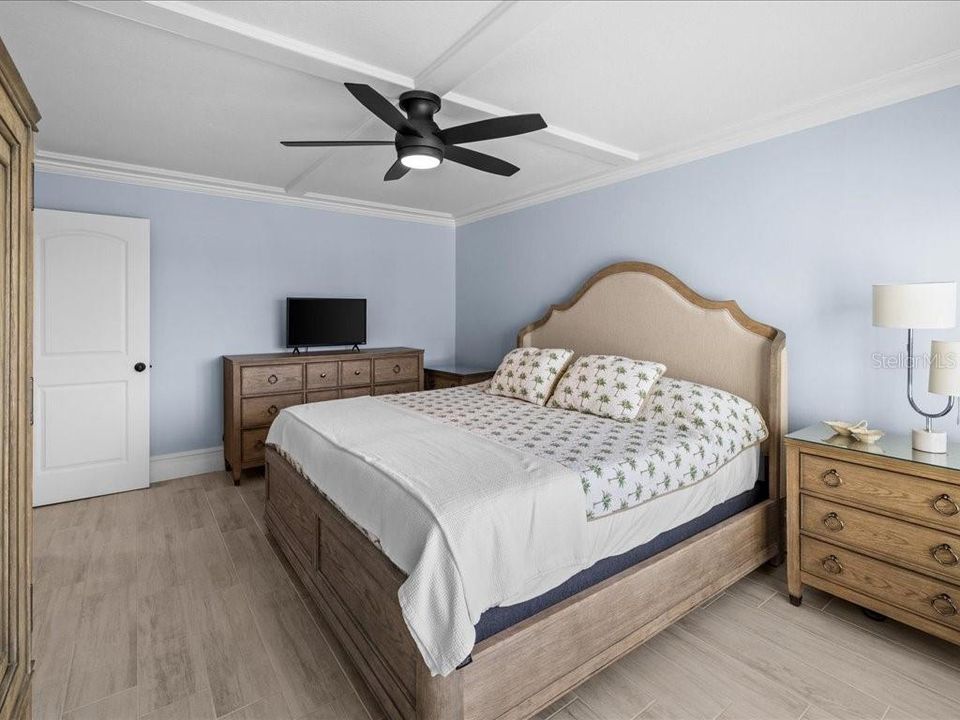 For Sale: $445,000 (2 beds, 2 baths, 1564 Square Feet)
