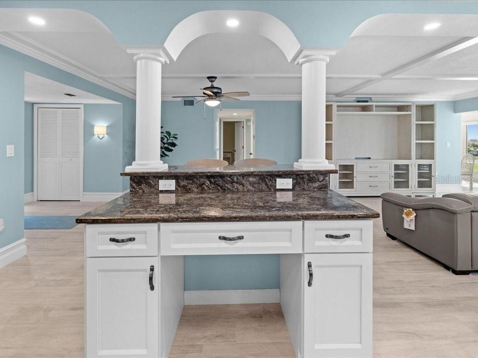 For Sale: $445,000 (2 beds, 2 baths, 1564 Square Feet)