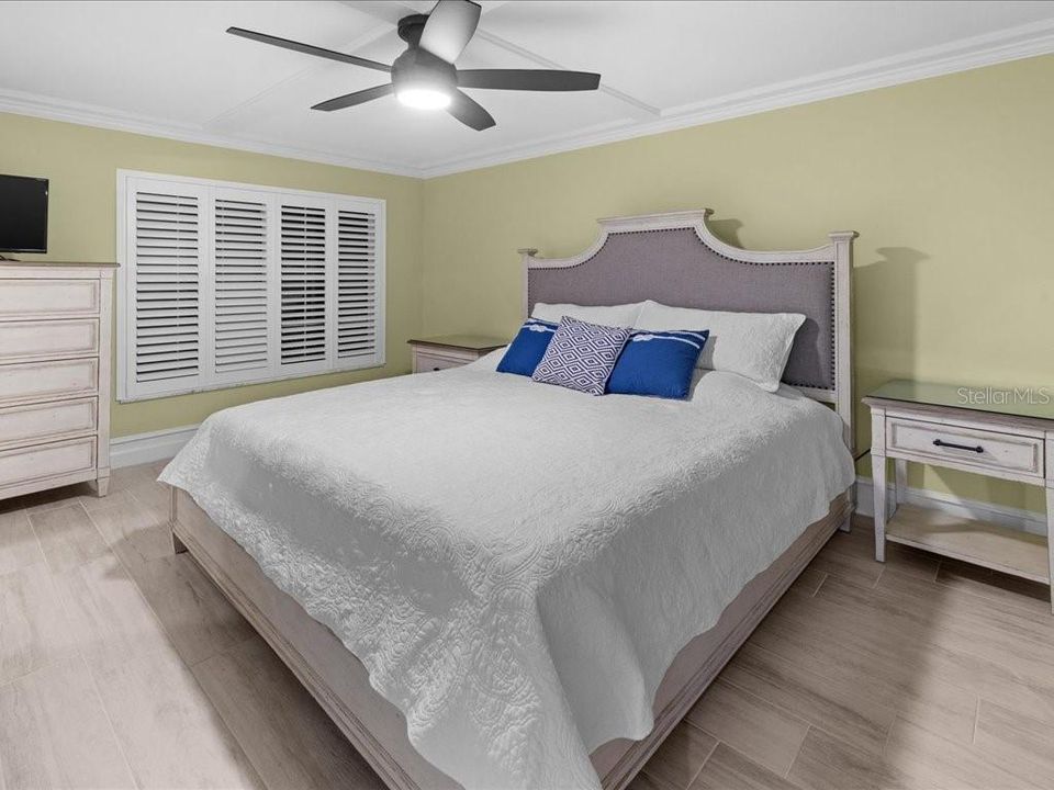 For Sale: $445,000 (2 beds, 2 baths, 1564 Square Feet)