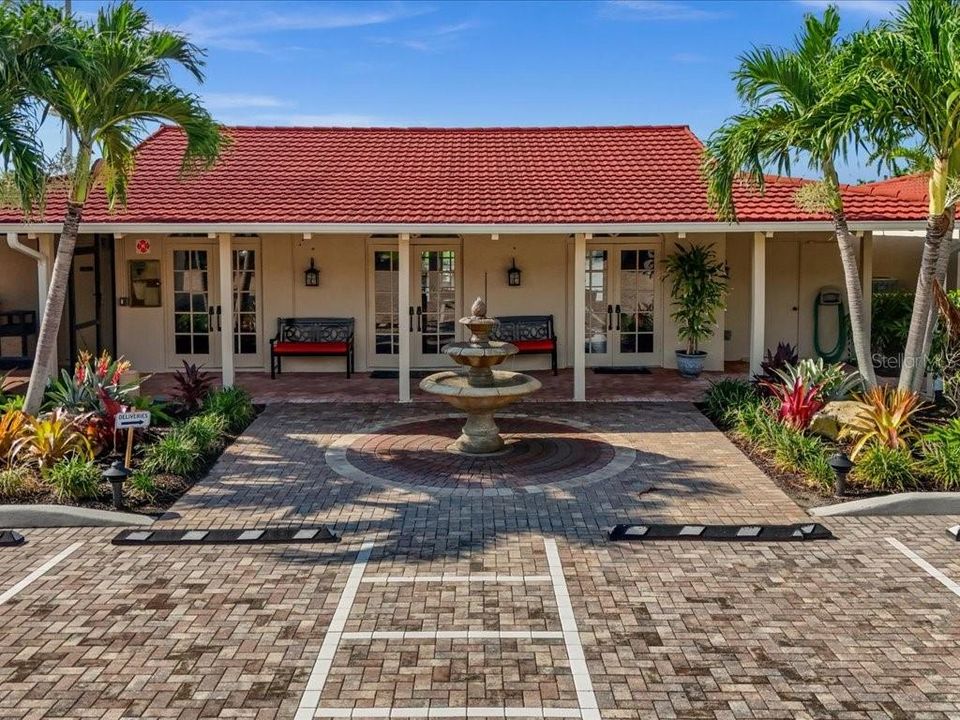 For Sale: $445,000 (2 beds, 2 baths, 1564 Square Feet)