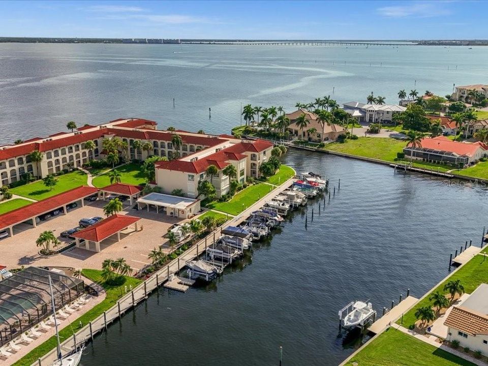 For Sale: $445,000 (2 beds, 2 baths, 1564 Square Feet)