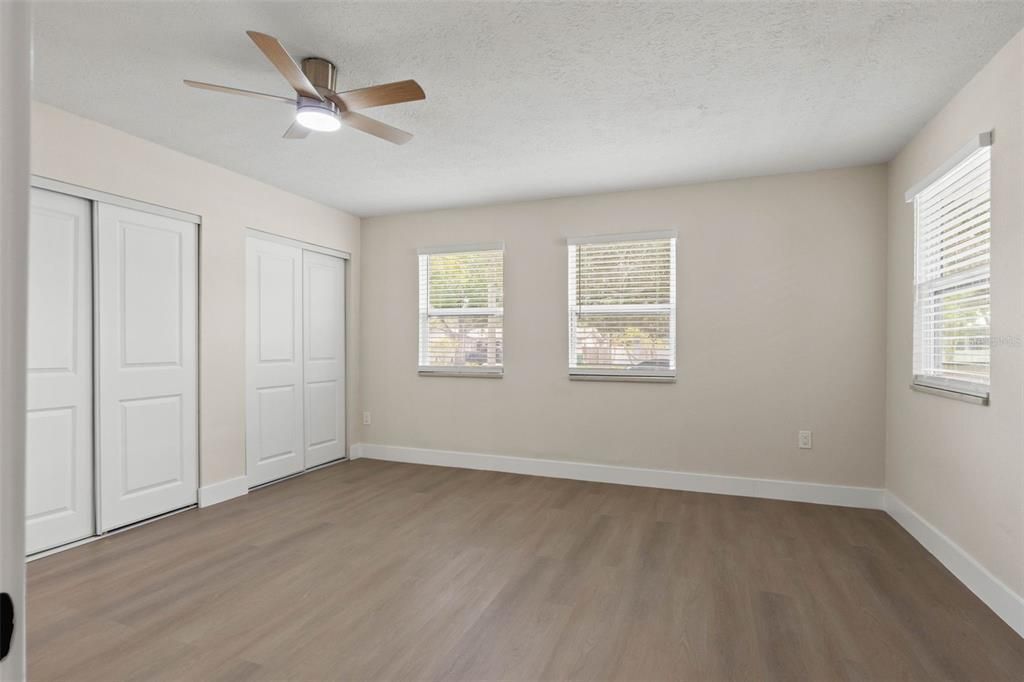 Activo con contrato: $615,000 (4 camas, 3 baños, 1966 Pies cuadrados)