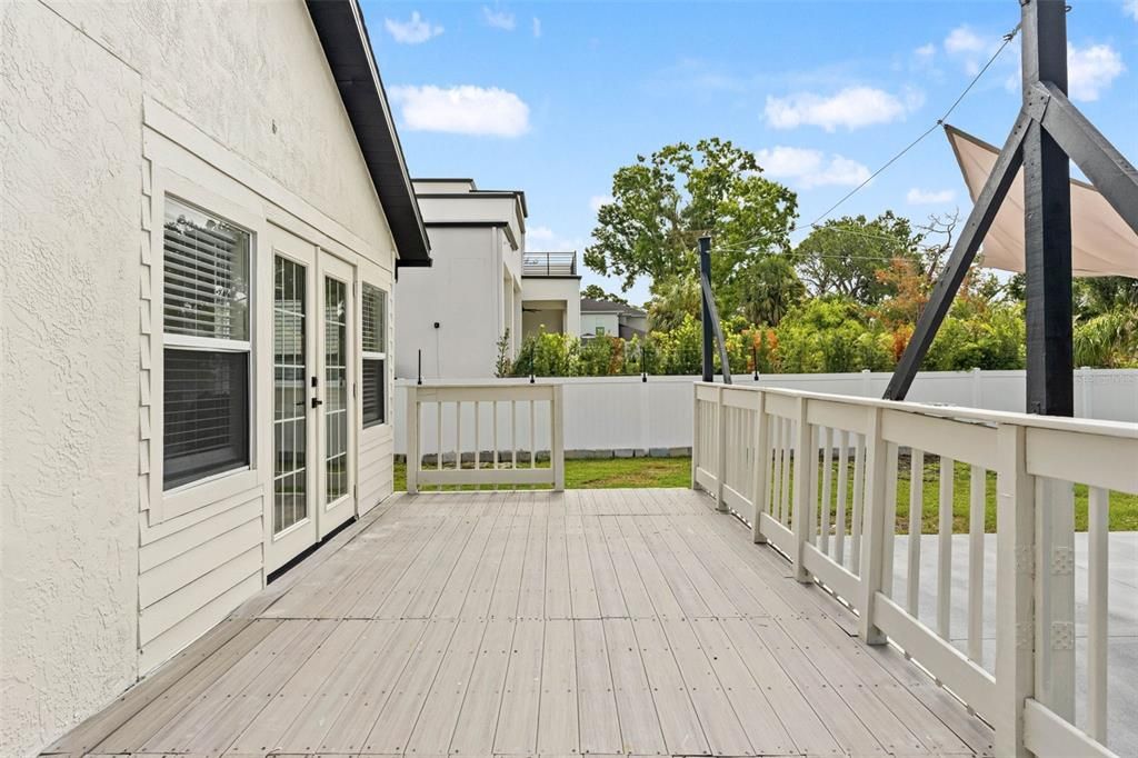 Activo con contrato: $615,000 (4 camas, 3 baños, 1966 Pies cuadrados)